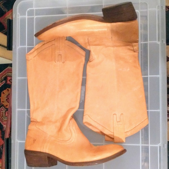 Frye Carson Boot - Picture 2 of 5